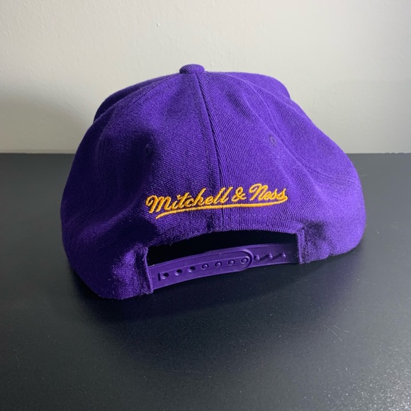 Lakers Mitchell & Ness Snap back cap - Picture 2 of 3